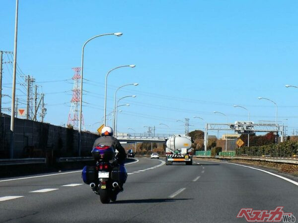 初心者対応！ バイクで高速道路を安全・快適に走るための注意点とは？