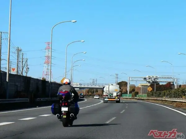 初心者対応！ バイクで高速道路を安全・快適に走るための注意点とは？