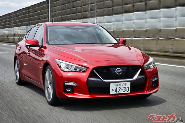 現行型は2013年に登場。2019年のマイナーチェンジで3L・V6ターボエンジンが設定された