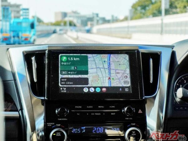 「Android Auto」を使ってスマホアプリの画像をアルファードのディスプレイに表示した