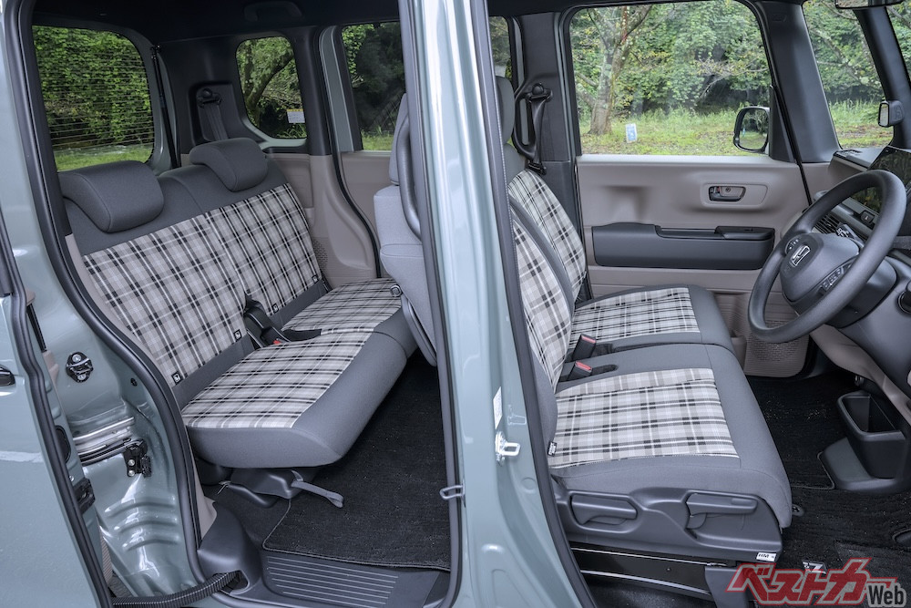 N-BOXジョイ］チェック柄シートが職人技!!! 超厳しい検査も通過する