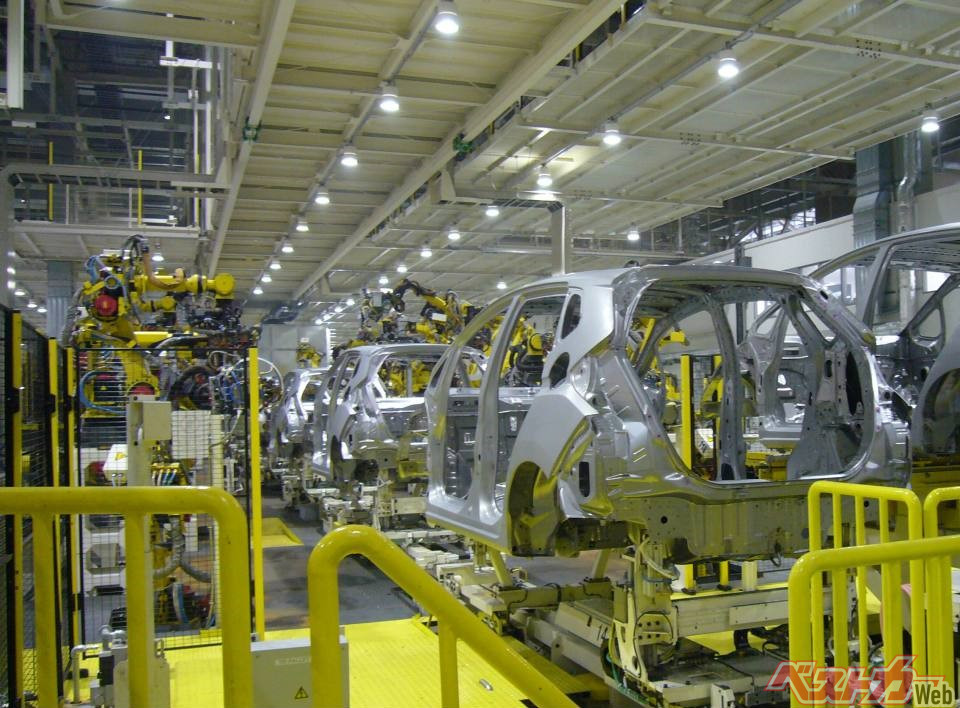 トランプ氏が再選された場合、自国の競争力を上げるため、過度なドル高の是正に乗り出すとみられる。日本の自動車メーカーの利益は確実に減少する(VictoryCAT@AdobeStock)