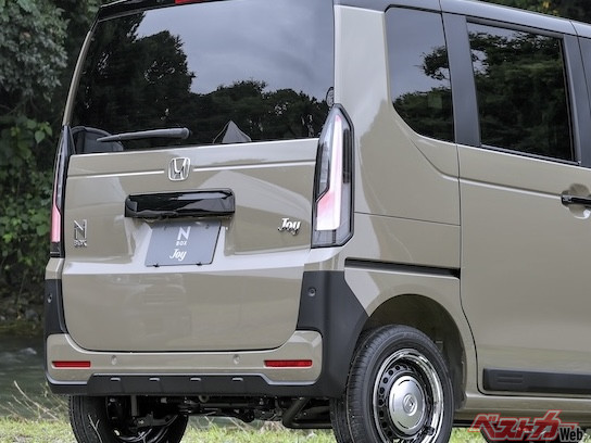 王者N-BOXでもここまでやる?? N-BOXジョイに隠された絶妙な「シボ」のすごさ