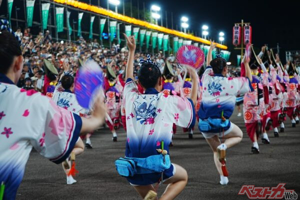 踊る阿呆も運転も阿呆？（Eric Akashi@Adobe Stock）