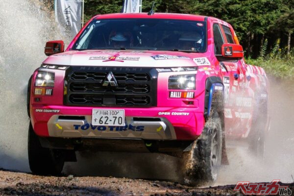 三菱トライトンが極悪路で躍動!!　ラリー北海道で竹岡圭×モモ//トンが連続上位入賞！