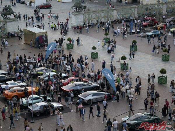 トリノではモーターショーを開催しなくなったが、アウトドアイベントとして様々な車両を展示。新しいモーターショーのカタチとして注目を集めている。