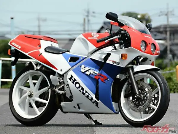 ホンダ400ccV4エンジンの黄金期に活躍した、NC30型VFR400R - 自動車情報誌「ベストカー」