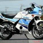 45PSのYPVS付きエンジンとフレームマウントカウルを得て、完成されたRZ250RR