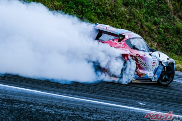 山中選手の走りはかなり成熟してきた。クラッシュもあったものの成長著しい