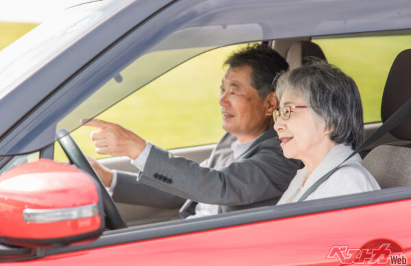 75歳以上の高齢ドライバーも、安全・快適に運転してもらうために、警察庁は「認知機能検査」を実施している！（※画像はイメージ）