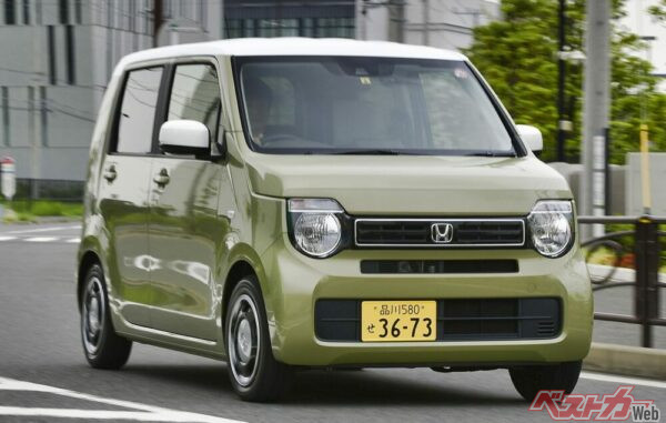 N-BOXと同じエンジンを搭載するが、重心が低く、車重も軽いため走っていて気持ちいい。旧型も走りのバランスに優れていたが新型はさらに進化