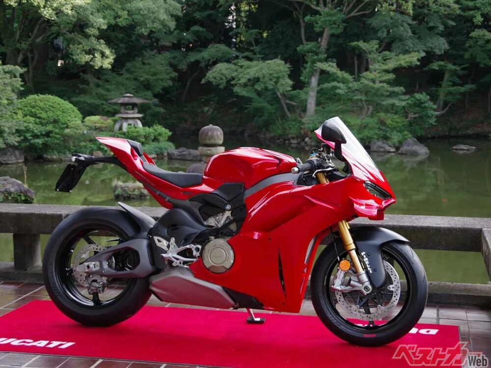 新車】新型パニガーレV4Sが414万円で年内国内発売！ 担当