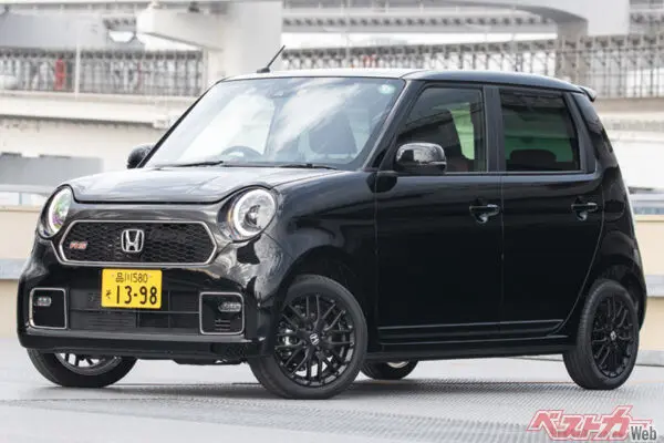 ホンダ N-ONE RS(CVT・199万8000円)…外板パネルが先代と同じままフルモデルチェンジした2代目N-ONE。外観の変更点は樹脂部分のみだが、新世代プラットフォームを採用するなど中身は大きく進化している
