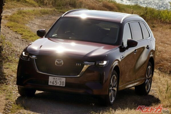 CX-60で感じたツキ上げの大きさは消え、CX-80は「ふつう」の方向性に