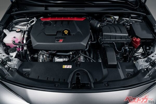 GRカローラに搭載されている1.6L 直3ガソリンターボエンジン（G16E-GTS）。GR86より排気量が小さいが、全く異なる配置を考えなければならない