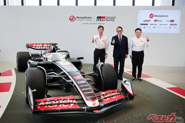 左から、MoneyGram Haas F1チーム代表の小松礼雄氏、トヨタ自動車会長の豊田章男氏、GAZOO Racing Companyプレジデントの高橋智也氏