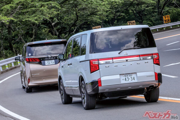 アルファードもデリカD:5も重たい車体で重心も高いのに、山道を安心して走れる操安性だ