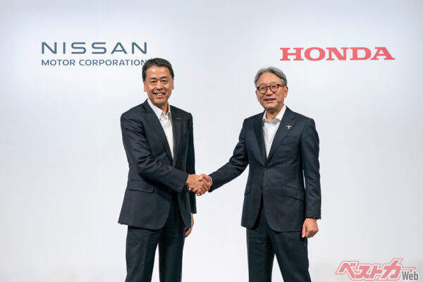 友好的なムードの中で発表された日産とホンダの提携。この提携を機会に、提携企業間で優劣をつけたがる過去の風習を捨て､対等な関係で共に発展していってほしい