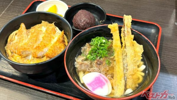 九州のソウルフード「資さんうどん」のゴボ天うどん・ミニカツ丼セット