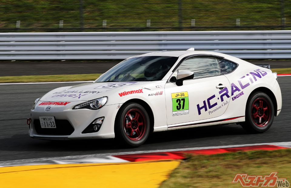 ドライブシュミレーター「DRiVe-X」大会優勝者が実車レースに参戦