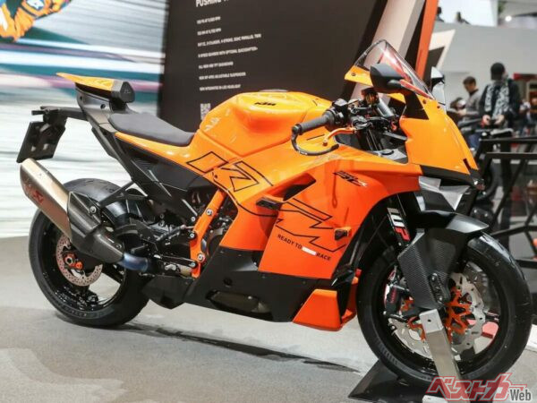 KTMの新リッターSS!?「990 RC R」市販車モデルがミラノショーに登場!