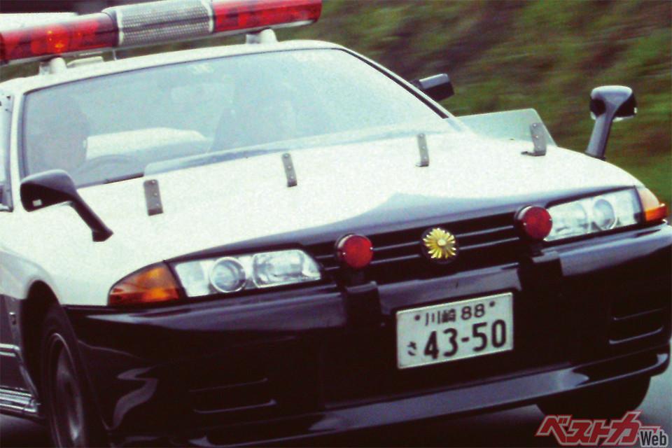 Amazon.co.jp: パトカーマル裏バイブル: 最新警察車両オール完璧