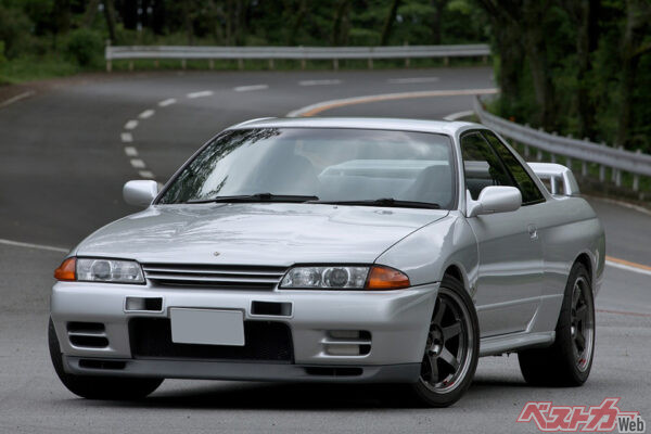 日産 スカイラインGT-R（R32）。10年ちょい前なら、実際に100万円以下の売り物もあっただけに、70万円という暴落価格には現実味があったりする。70万円ならオンボロでも欲しいです