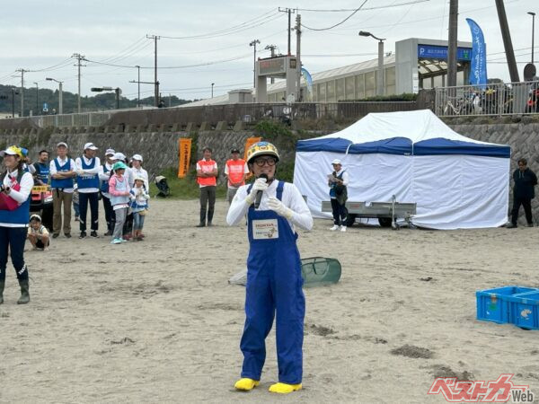 何とさかなクンがクリーン活動に参加!!　子供への接し方が特に印象的で、優しさの塊のような人であった