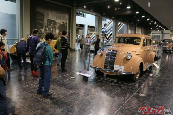 1920～1940年代の日本車量産に向けた時代への展示ゾーン