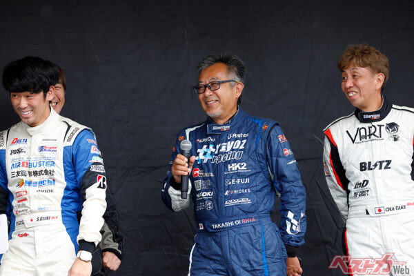 中央がベストカーOB大井貴之氏、右が本誌連載陣のプリウス武井こと武井寛史氏