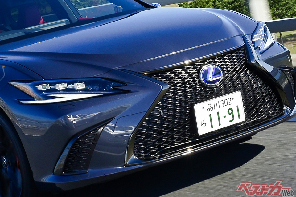 レクサス ES300h]昔はモテモテだったけど…復活の狼煙は上げられるん