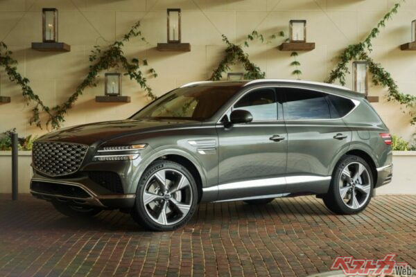 プレミアム市場には新規参入が続く。こちらは韓国ジェネシスのGV80