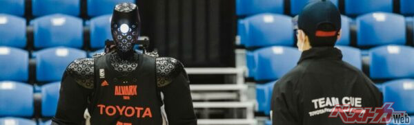 写真はトヨタ自動車のプレスルームより引用。ひとつ目(!?)がカッコイイ