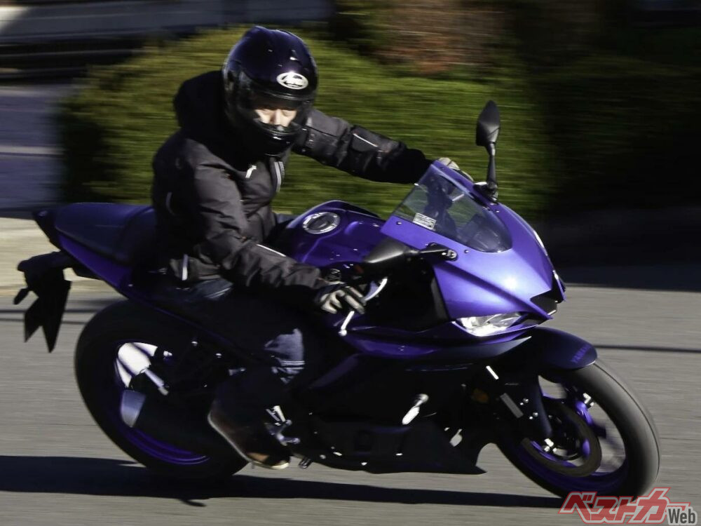 乗りやすさとスポーツ性のグッドバランス。誰もが楽しめるYZF-R25の  