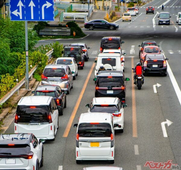 年末年始の長距離ドライブで大不評だったお父さん必見!!　[運転が上手い!!!]と言われるための3つのコツ