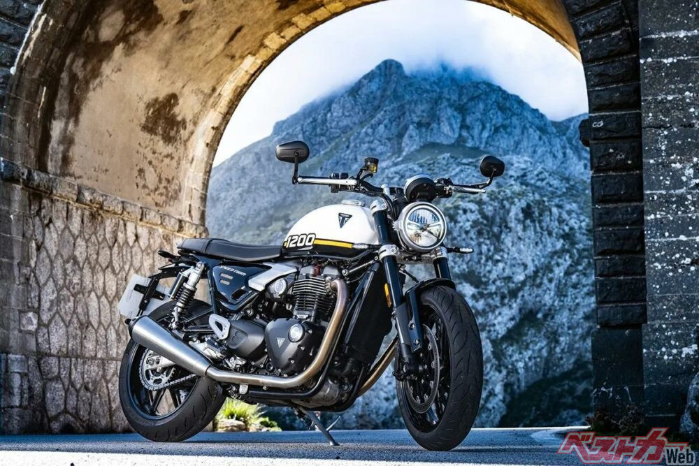 トライアンフ スピードツイン1200