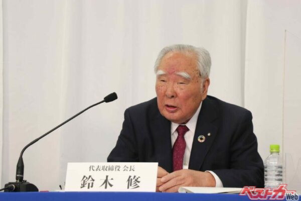 2021年6月の株主総会を最後に会長職を退任し、経営の第一線から退いた鈴木修さん