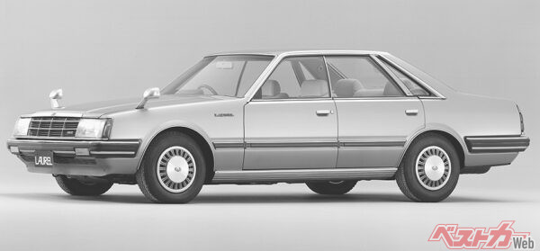 C31ローレル…スカイラインの桜井眞一郎が開発主管を務め、1980年誕生。ローレル初のターボエンジンを採用したことでも知られる。意外なところではコラムシフト仕様に今では当たり前の足踏み式パーキングブレーキを世界で最初に採用している