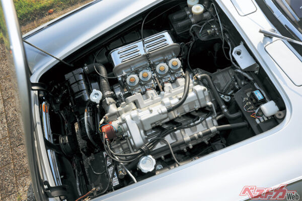 エンジンはT360のAK250Eを改良して今回のS360に搭載。4気筒356cc、DOHCエンジンのパワーは33ps/9000rpm。ミッションはS600のものを今回は流用