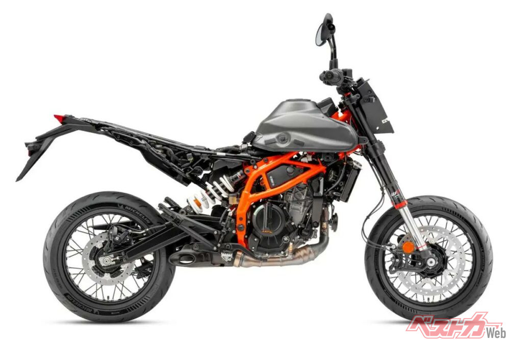 KTM 390 SMC R（2025）ストリップ