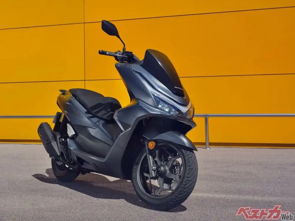 2025年新型「PCX」「PCX160」2/6から37万9500円～で発売！ V字型