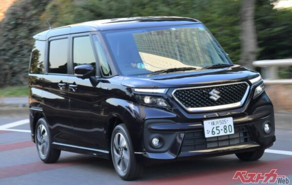 続けてこちらが一部仕様変更前、デビュー時(2020年12月)の現行バンディット。すでに「以前の顔より一部仕様変更後のほうが断然いい!」という声多し!