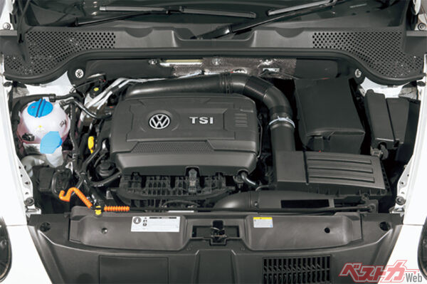 先代ゴルフVIのGTIに搭載されていた、211ps/28.6kgm/hを発生する2L直4ターボ。ターボによってかなりパンチが効いている