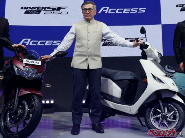 スズキが電動バイク「e-ACCESS／e-ADDRESS」を発表！ 混合燃料版「GIXXER SF 250」追加などカーボンニュートラルを推進