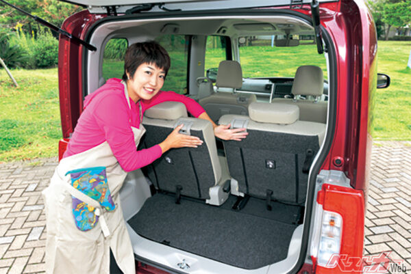 後席スライドは荷物の大きさに合わせられるので便利！
