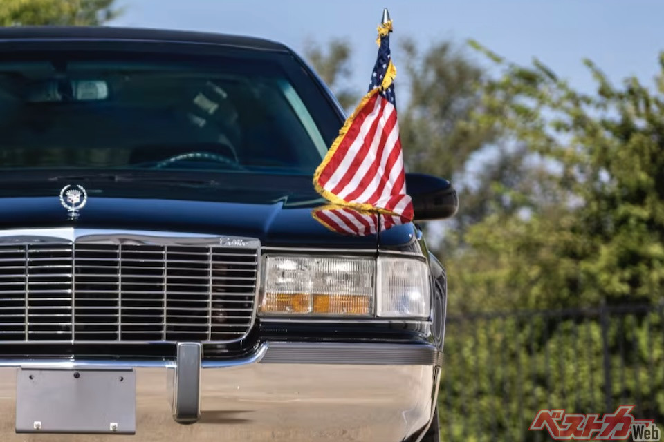 アメリカ大統領専用車・THE BEASTが1/43スケールのミニカーで