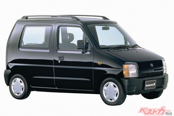 いまや隆盛を誇る「軽ハイトワゴン」の元祖的存在。CMにはレオナルド・ディカプリオを起用するなどまさに破竹の勢いだった