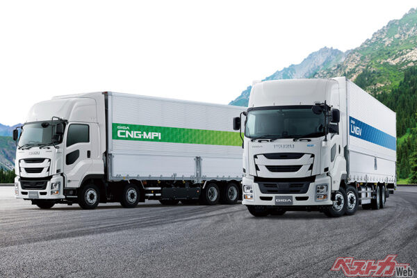 日本もLNG車を手がけてはいる。右は国内初の大型LNGトラック、いすゞ ギガLNG