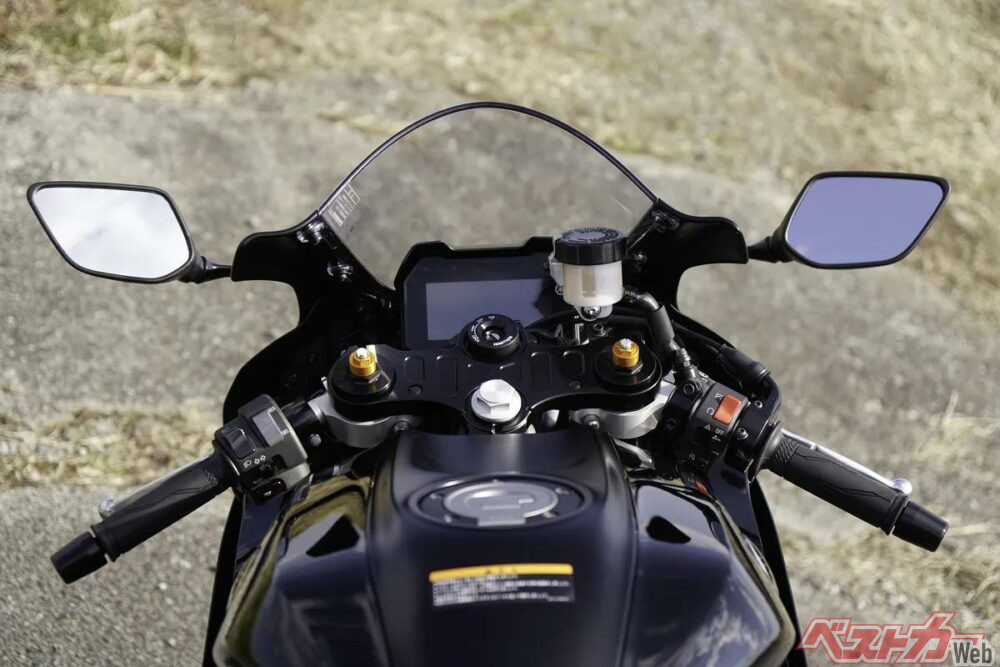 ライダー主動で深まる走り。YZF-R7は操る楽しさが凝縮したピュアスポーツモデルだ。