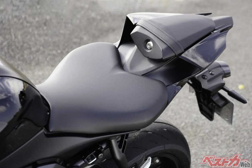 ライダー主動で深まる走り。YZF-R7は操る楽しさが凝縮したピュアスポーツモデルだ。